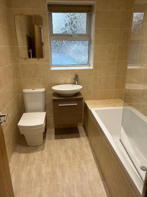 Spacious Central 2Bed Apartment Wilmslow Exterior foto