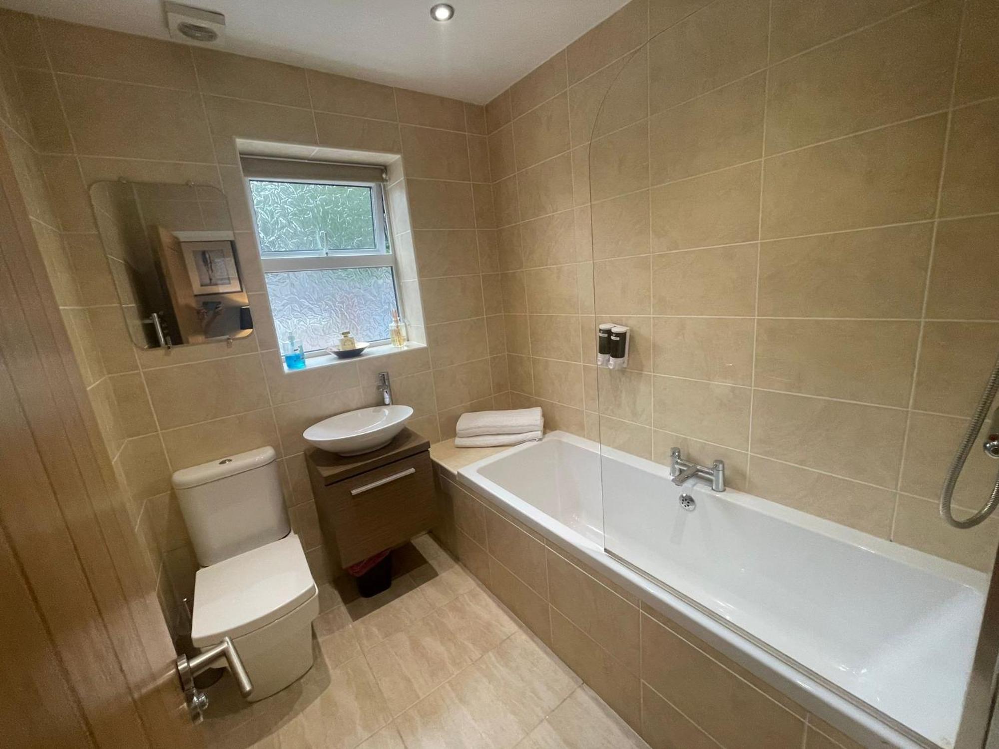 Spacious Central 2Bed Apartment Wilmslow Exterior foto